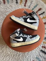 NIKE AIR FORCE 1 HI