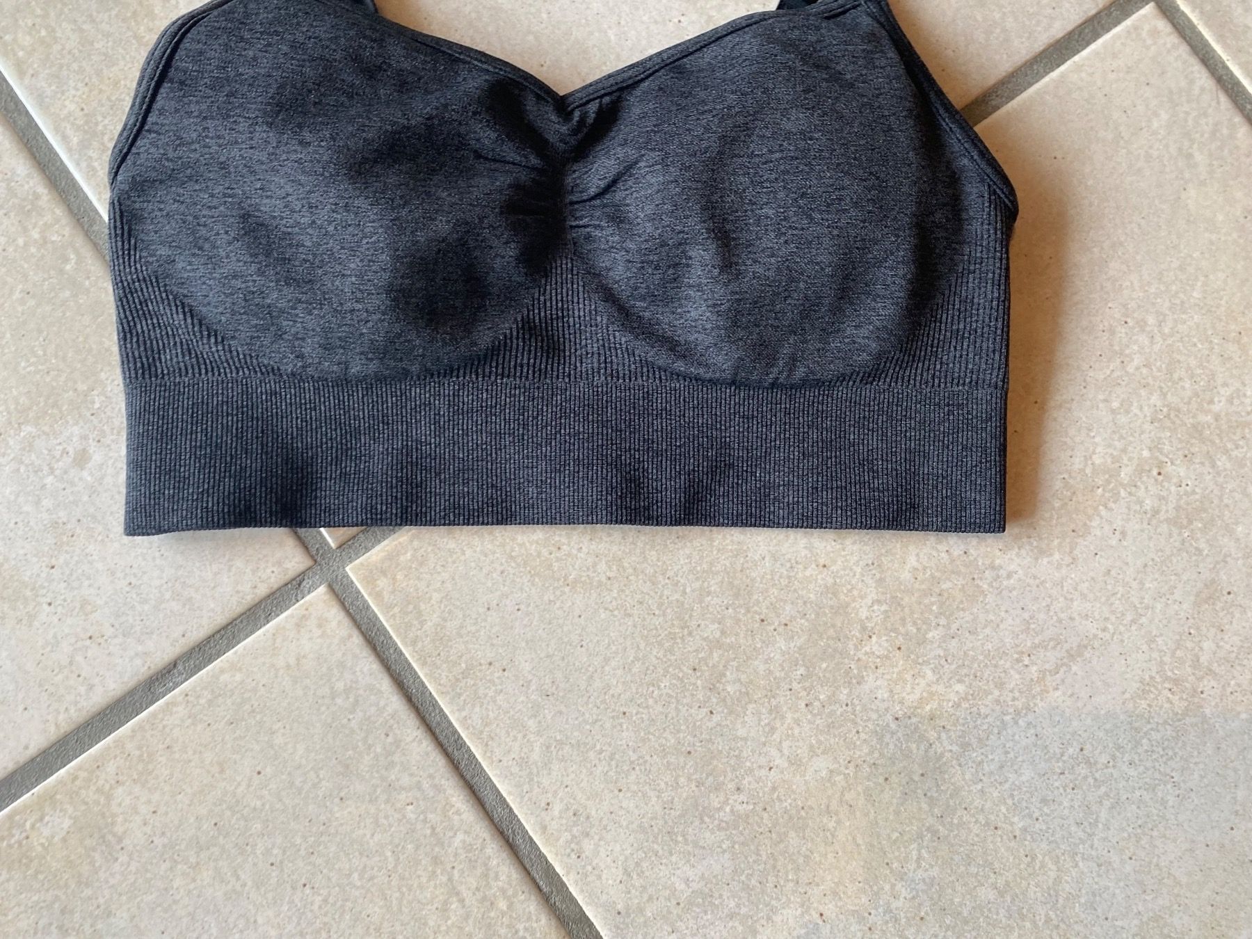 H&M Camicette, T-shirt & Top: Top 164 H&M mit Trägerli – Usato da Orpund venduto da Mary8972 9