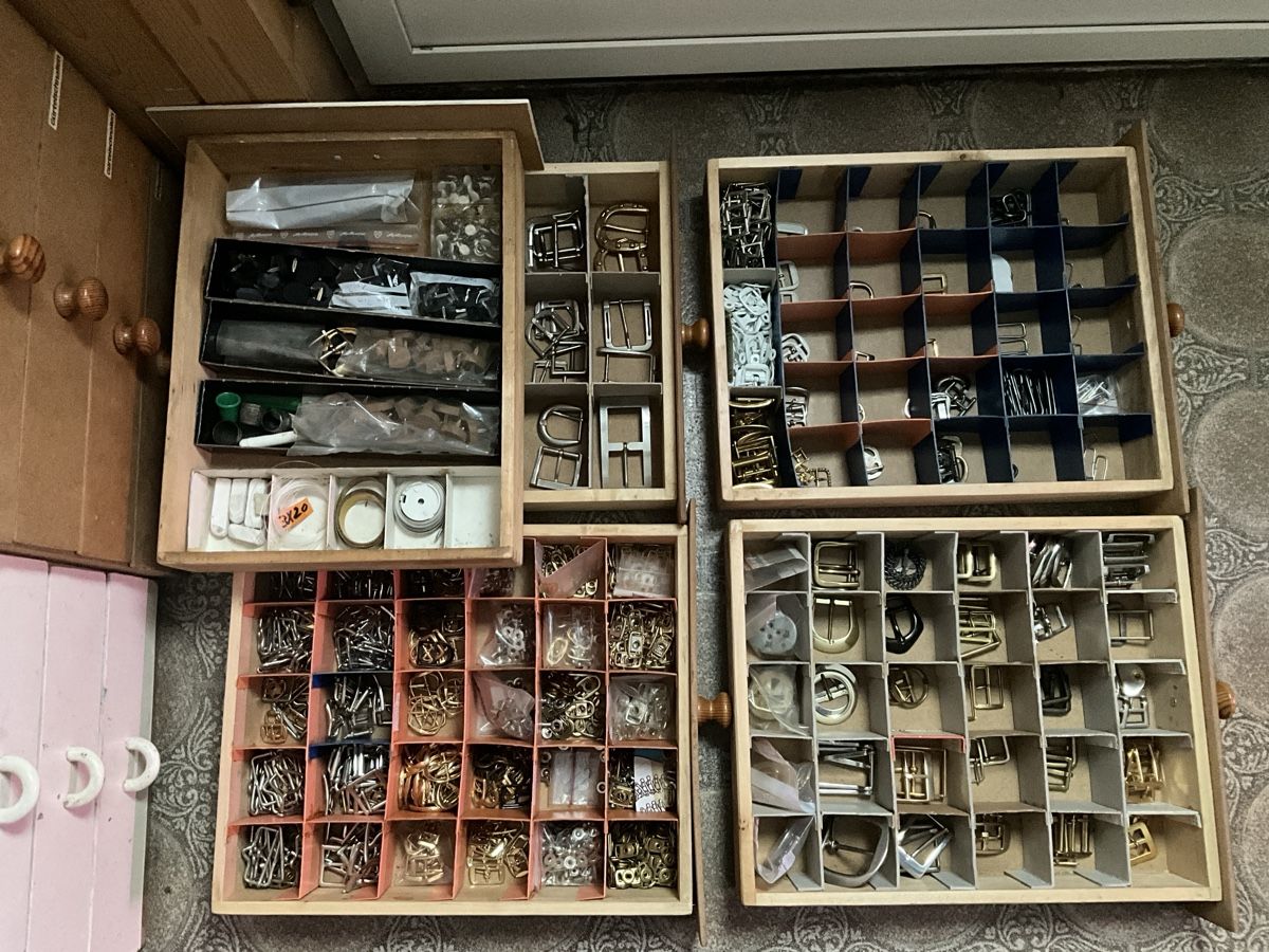 Tutti gli attrezzi: Shoemaker accessories  – Nuovo (secondo la descrizione) da Elsau venduto da MANWITHVAN 9