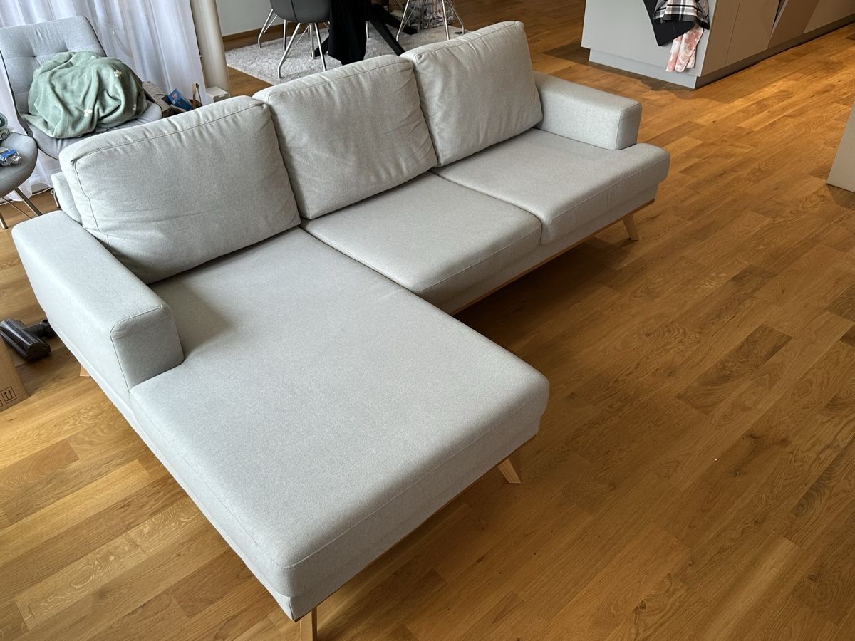 Sofas: Hellgraues Ecksofa – Gebraucht aus Sissach von MaPug 2