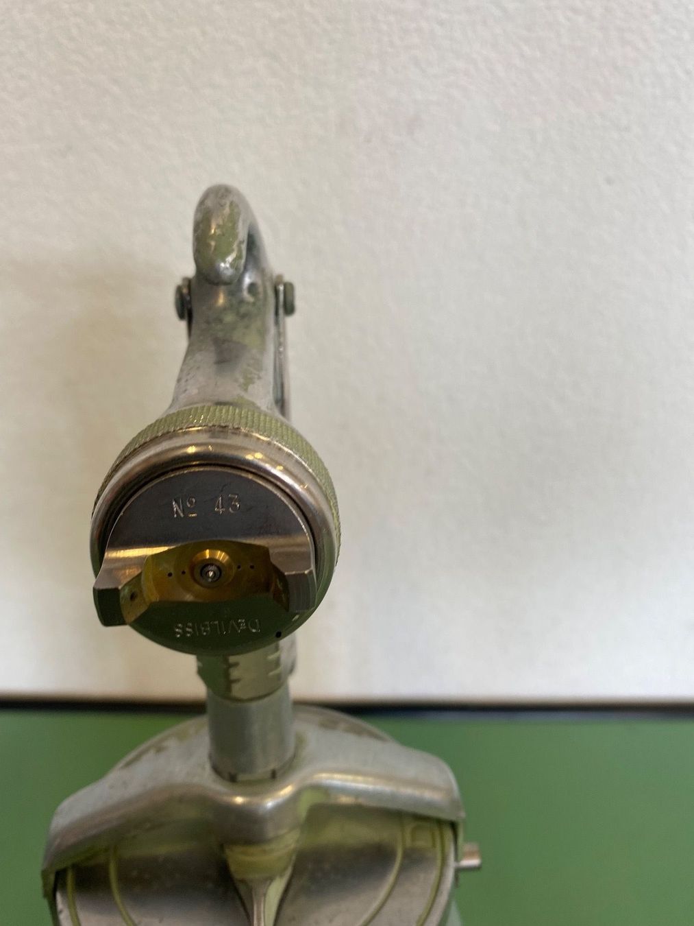 Tutti gli attrezzi: DEVILBISS pistolet succion advance – Usato da Aarberg venduto da SNMachines 4