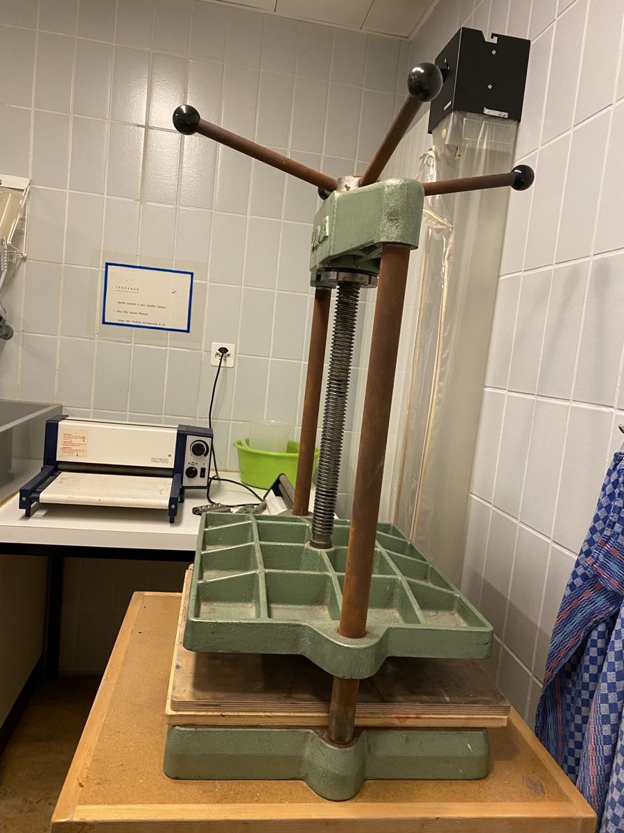Tutte le macchine: Druckpresse massiv – Usato da Thalheim AG venduto da wernliegg 1
