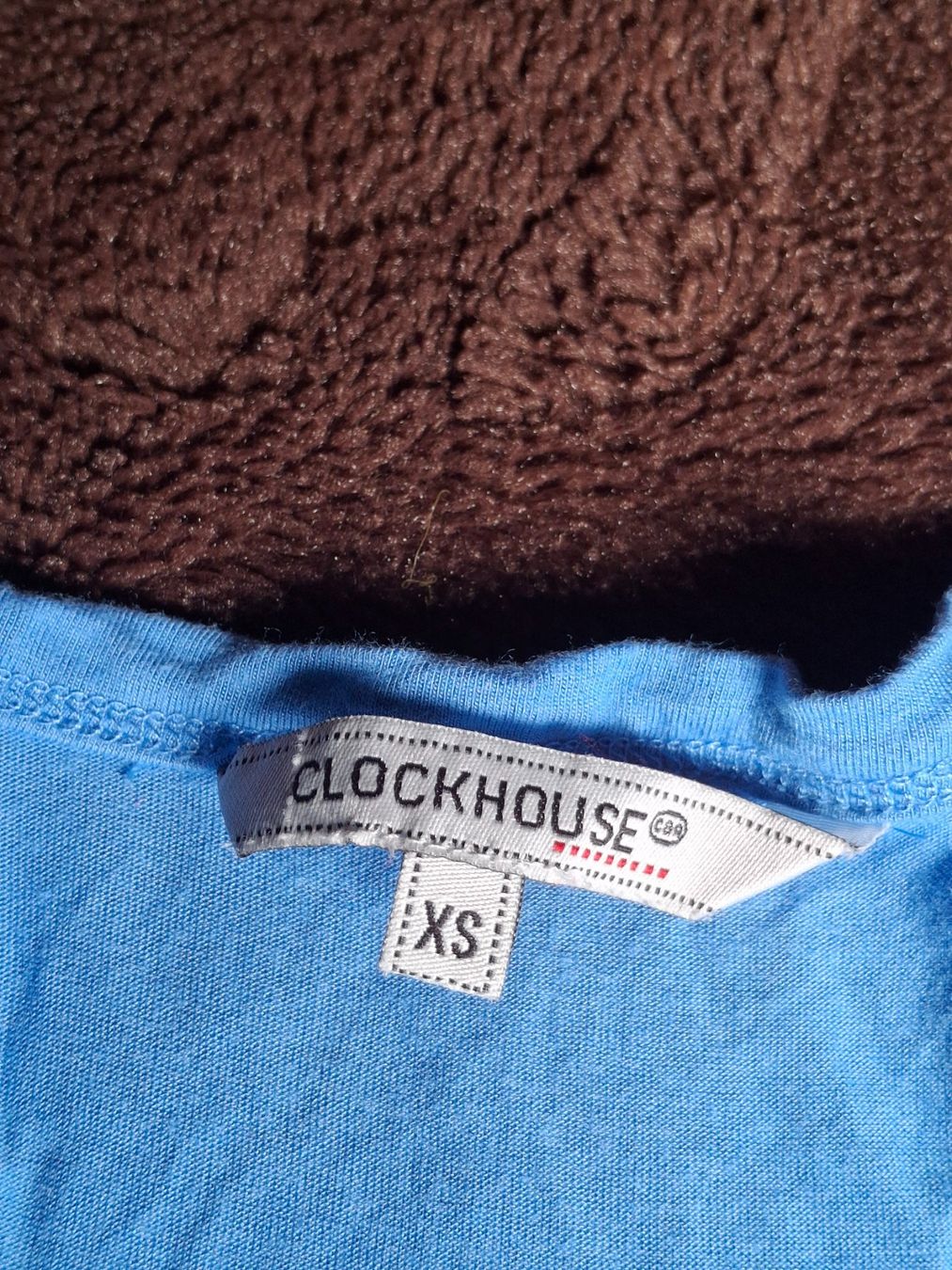 C&A T-Shirts: T-shirt taille XS marque C&A – Gebraucht aus Villiers von san_jn5w 2