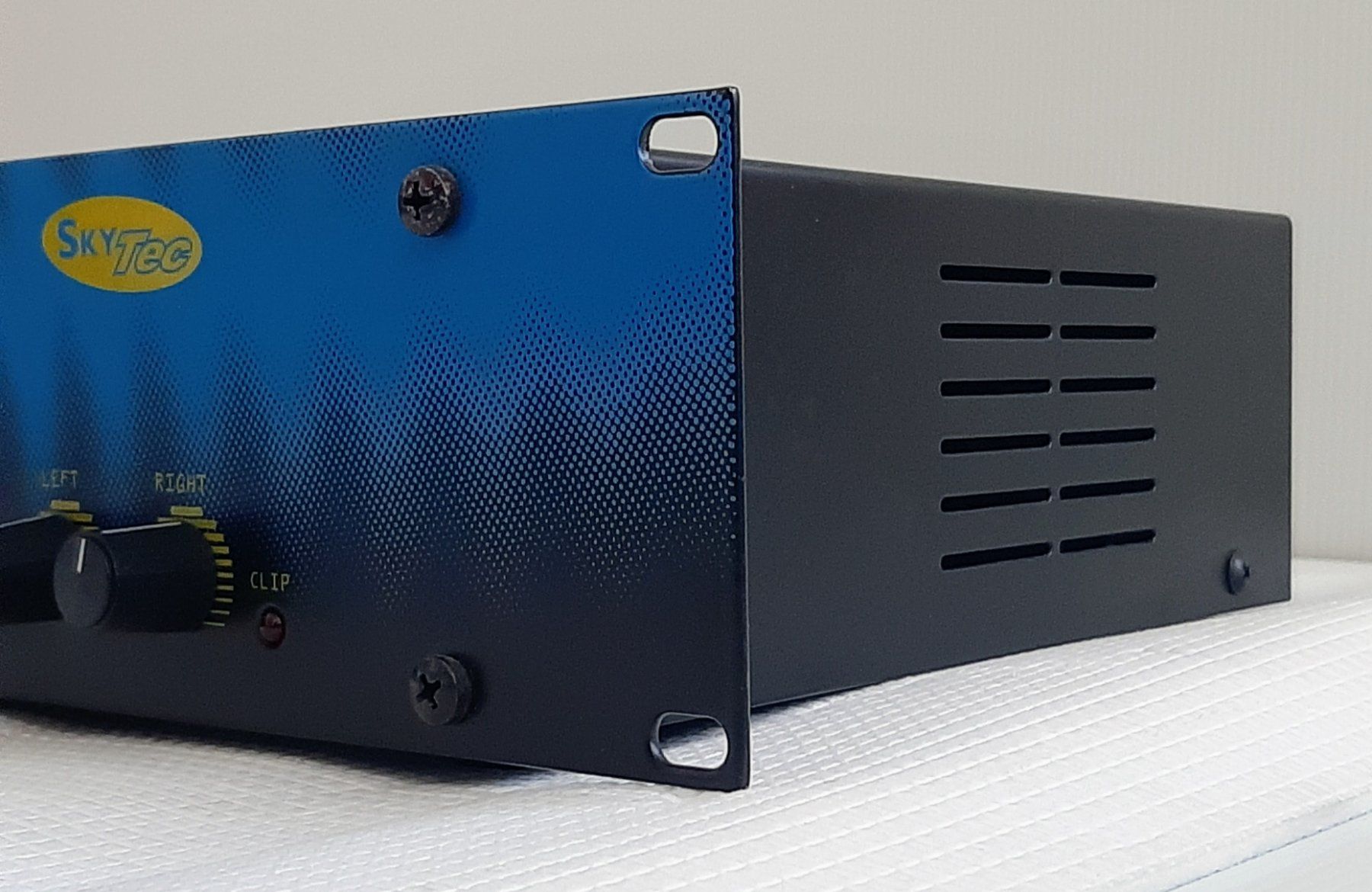 Amplificatori: SkyTec PA2150 Professional Amplifier – Usato da Zürich venduto da Zurich 4