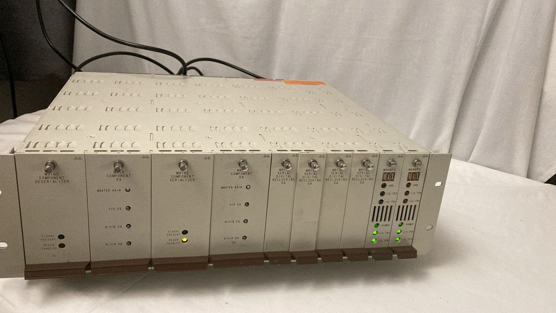 Altri accessori: Grass Valley MAX-900 19" Video-Rack | – Usato da Dietikon venduto da Rima57