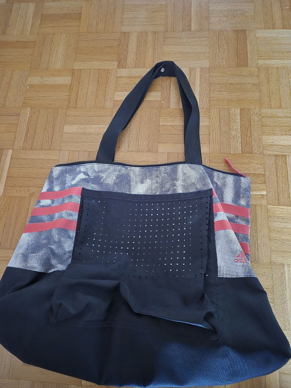 Adidas Borse: Adidas Tote Graphic Tasche – Usato da Aesch BL venduto da sar_j59l