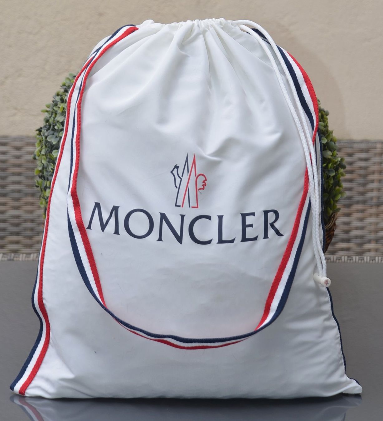 Moncler Taschen: Moncler Tasche / sac Crossbody – Gebraucht aus Collonges von arashee 1