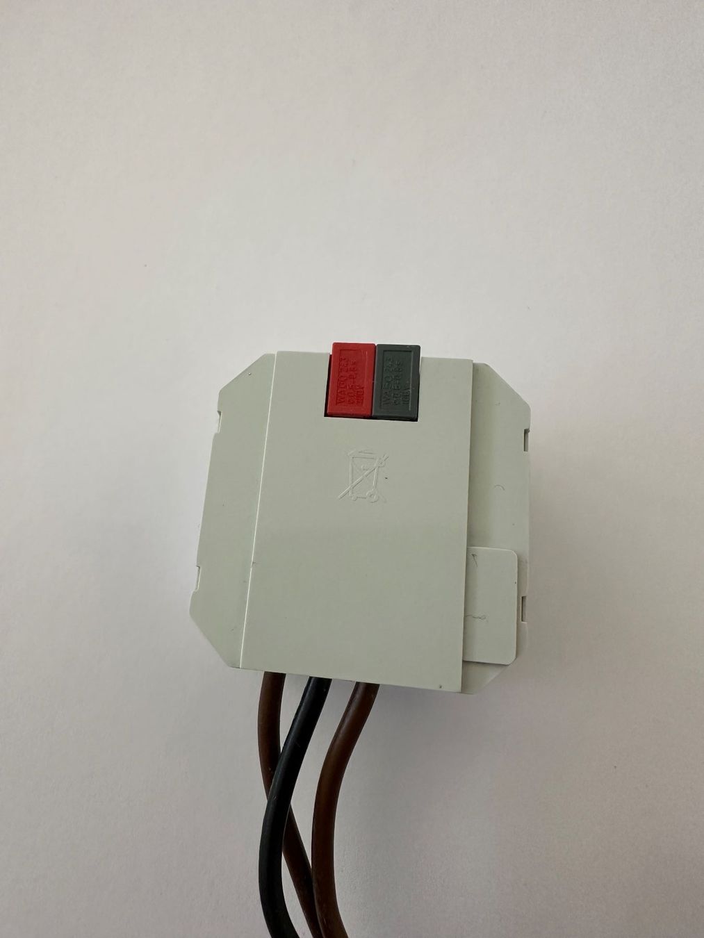 MDT Componenti elettronici: KNX MDT Jalousieaktor – Usato da Schaffhausen venduto da el-buttre 1