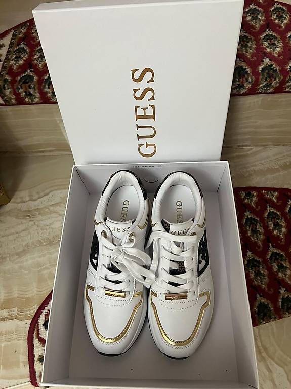 Chaussures femmes: Bellissime scarpe Guess  – Neuf avec emballage d'origine à Giubiasco par Sasa73 1
