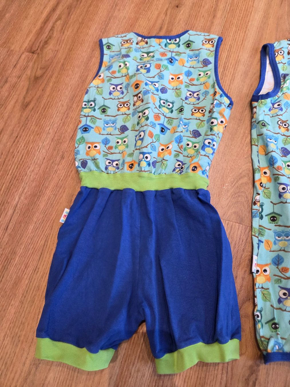 Tute: Babauba 2 kurze Jumpsuites mit Eulen, Gr. 122 – Usato da Heinrichswil venduto da frankie19860 4