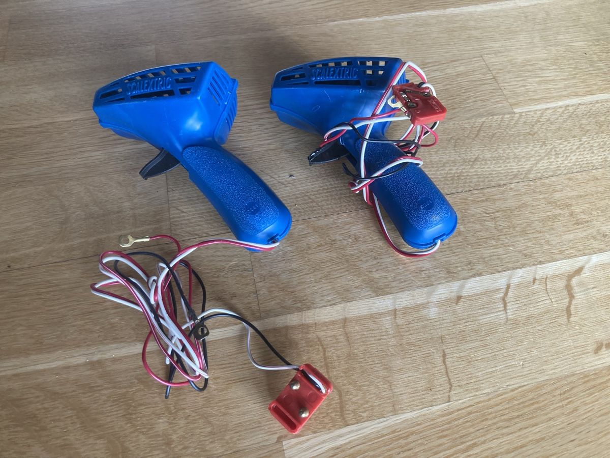 Rennbahnen: 5 Controller Scalextric – Gebraucht aus Zürich von adr_dmw2 1