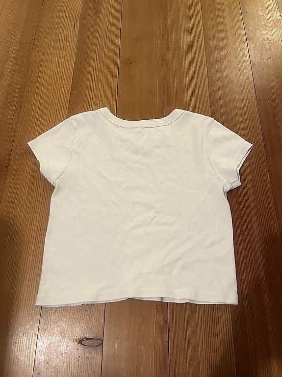 Brandy Melville Camicette, T-shirt & Top: T-shirt – Usato da bern venduto da celio777 1