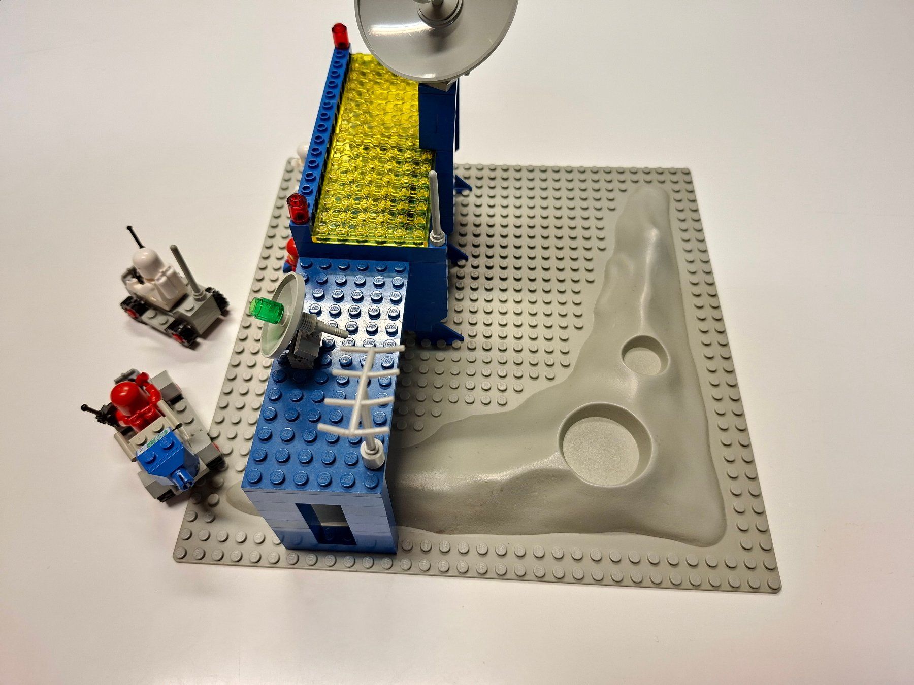 Lego Jouets: Lego Space 926 Command Center – D'occasion à Sils im Domleschg par AMAG_AUDI_ZH 3