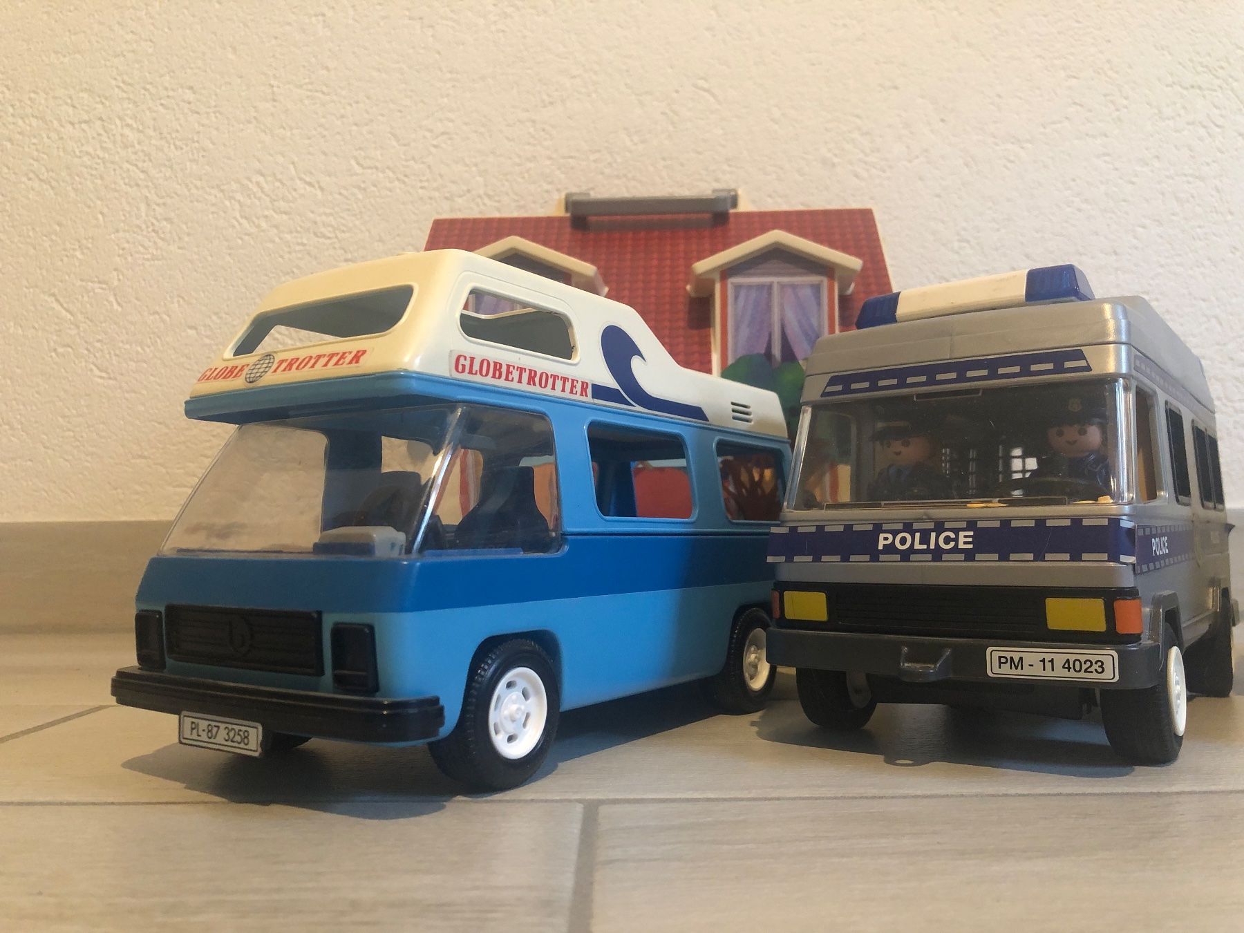 Playmobil Giocattoli: Playmobil Camper Wohnwagen Polizei Haus – Nuovo (secondo la descrizione) da allschwil venduto da Admin1456 2