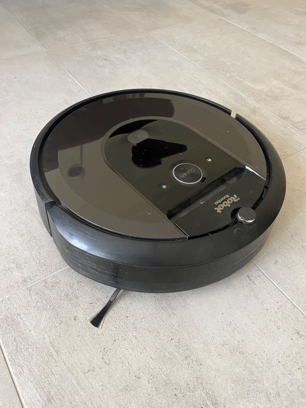 Irobot Staubsauger & Zubehör: iRobot Roomba i7 – Gebraucht aus Bosco Luganese von apo_7mft