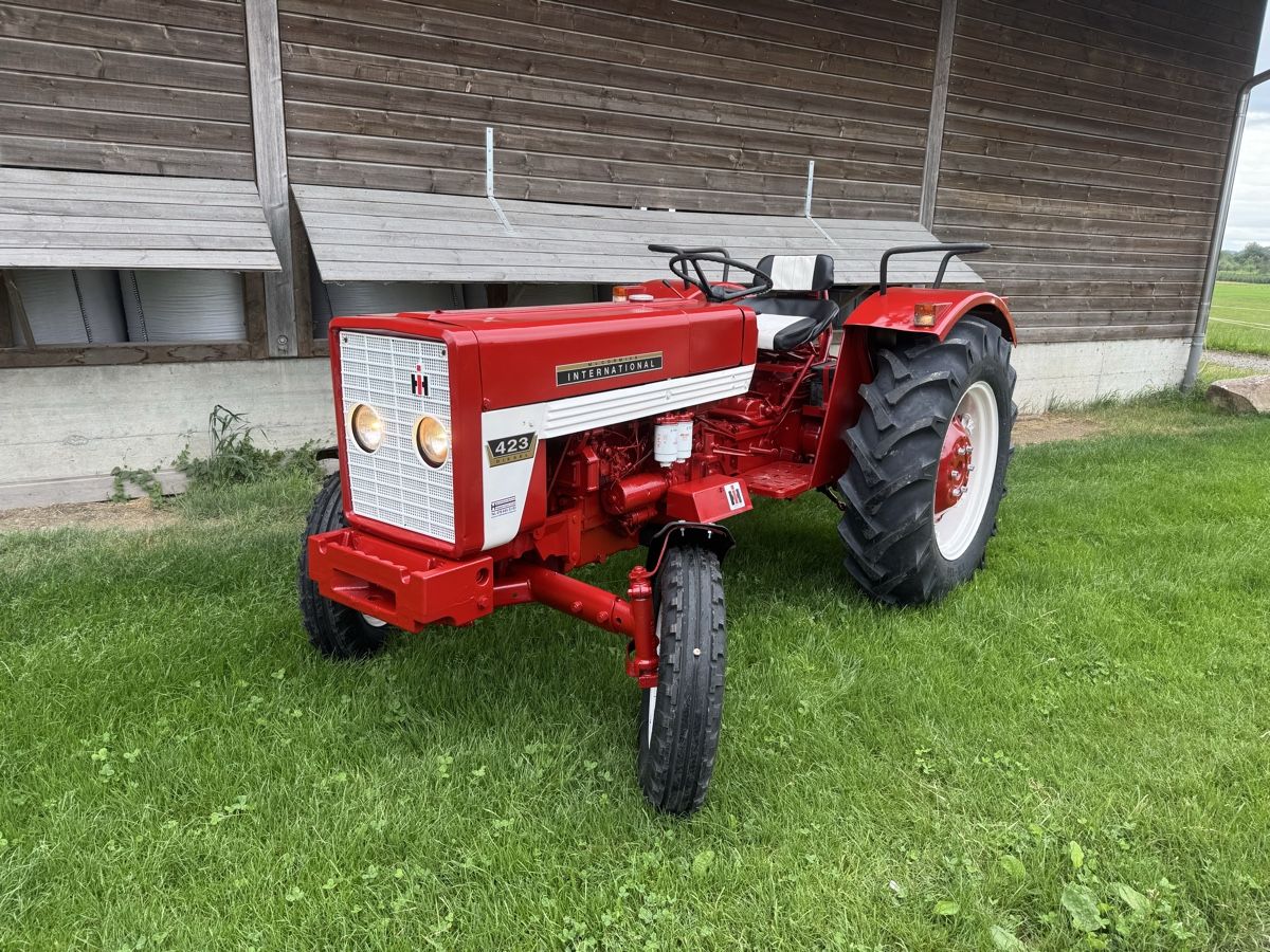 IHC Trattori: Traktor IHC 423 Mc Cormick International – Usato da Winden venduto da farmalld439