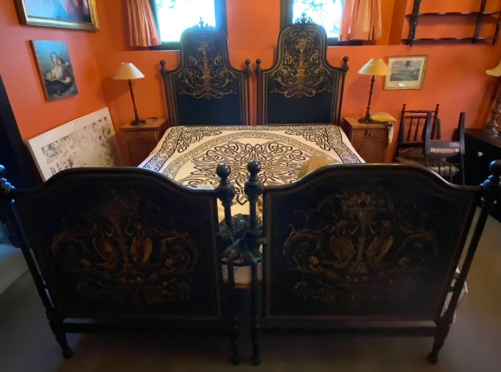 Lit Napoléon III Complet – Cadre Métal Noir, Sommier Lattes + Matelas Ferme 120x190 – Style Ancien Avec Boules Cuivre
