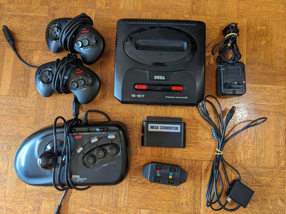 Console Megadrive 1 + Manettes + Lots De Jeux - Occasion (très Bon état)