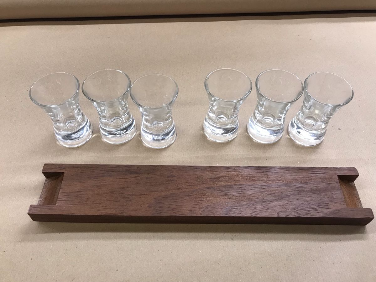Schott Bicchieri: 6 Shot Schnaps Tequila Grappa Gläser auf Nussbaum Brett – Nuovo (secondo la descrizione) da Neuenhof venduto da Tvr2 1