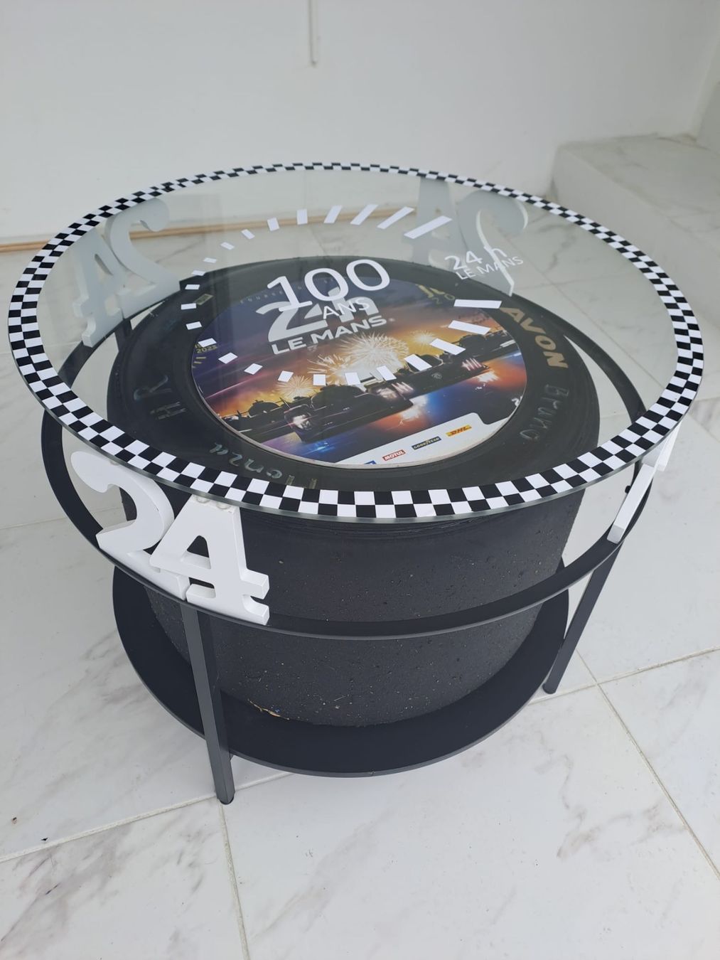 Tutte le decorazioni: Table 24 Heures du Mans – Usato da La Neuveville venduto da austinpowers70