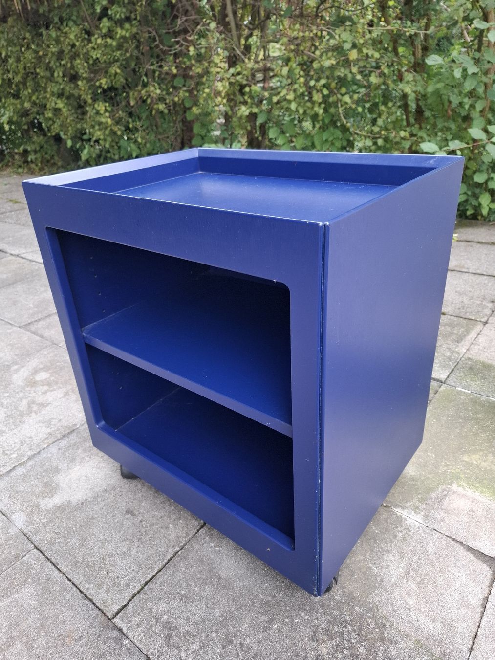 Regale: Regal blau mit Ablagefach auf Rollen – Gebraucht aus Horw von Supervannie 1
