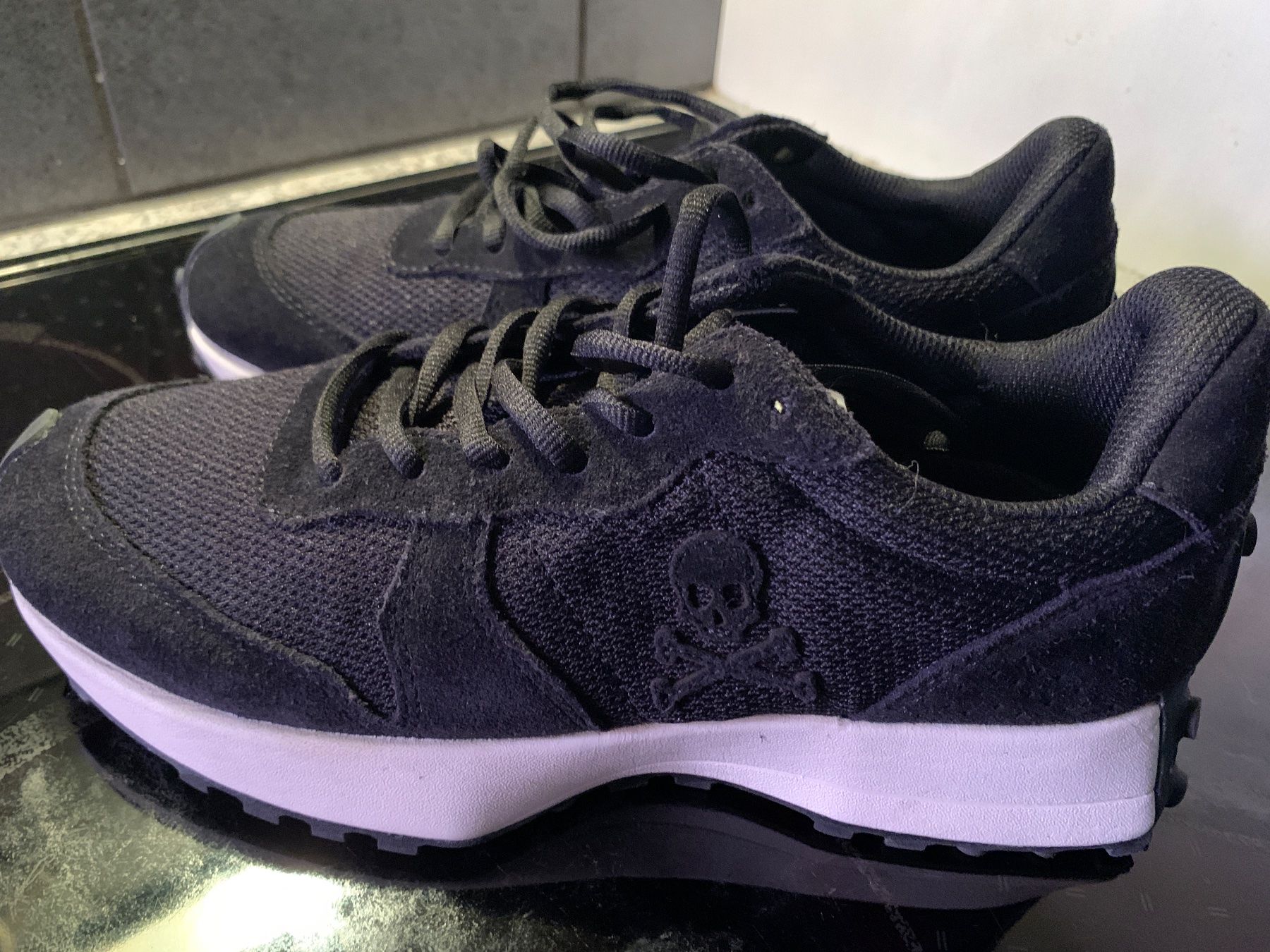 Scarpe da uomo: Schwarzer Sneaker von Scalpers Gr.39 – Nuovo (secondo la descrizione) da Steinebrunn venduto da Littlebird1