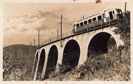 Leysin passage de l'aigle sur le viaduc Spielzeugeisenbahn