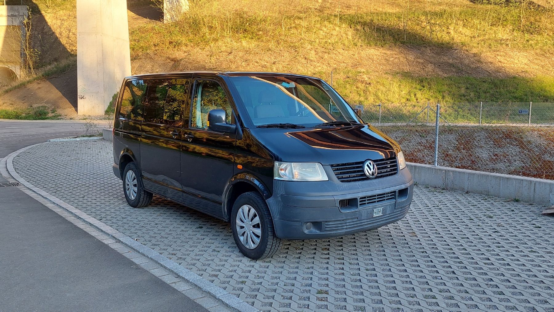 VW Véhicules utilitaires: VW T5 TRANSPORTER TDI – D'occasion à Othmarsingen par Lanz05 1