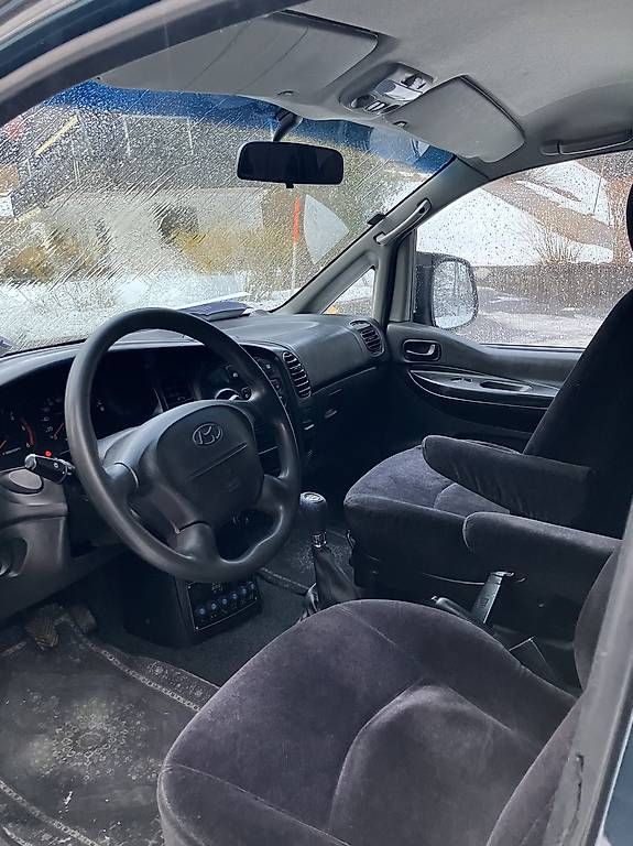 Autos: Hyundai Starex 2.5TDI 4WD / Camper – Gebraucht aus Pfäffikon SZ von rom_2s75 4