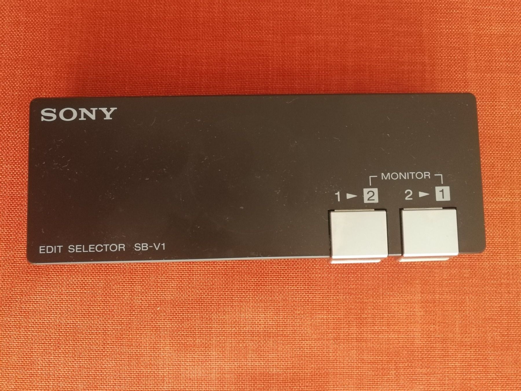 Interruttori: SONY Video Umschalter – Usato da Zürich venduto da SciTec