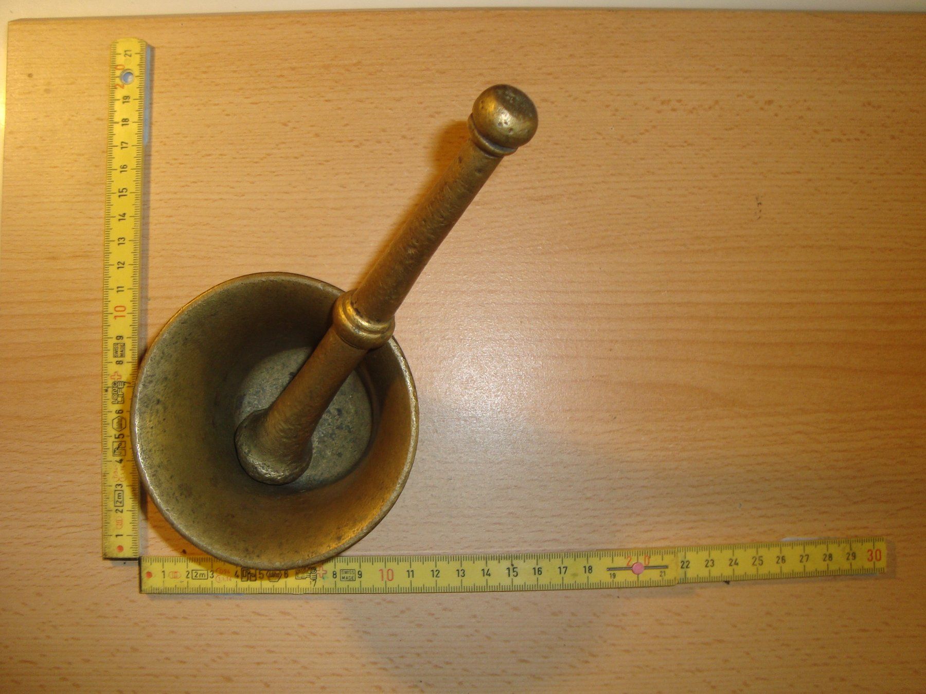 Altro per cucinare: Antiker Apotheker Mörser mit Stössel – Usato da Vordemwald venduto da tinumesser 1