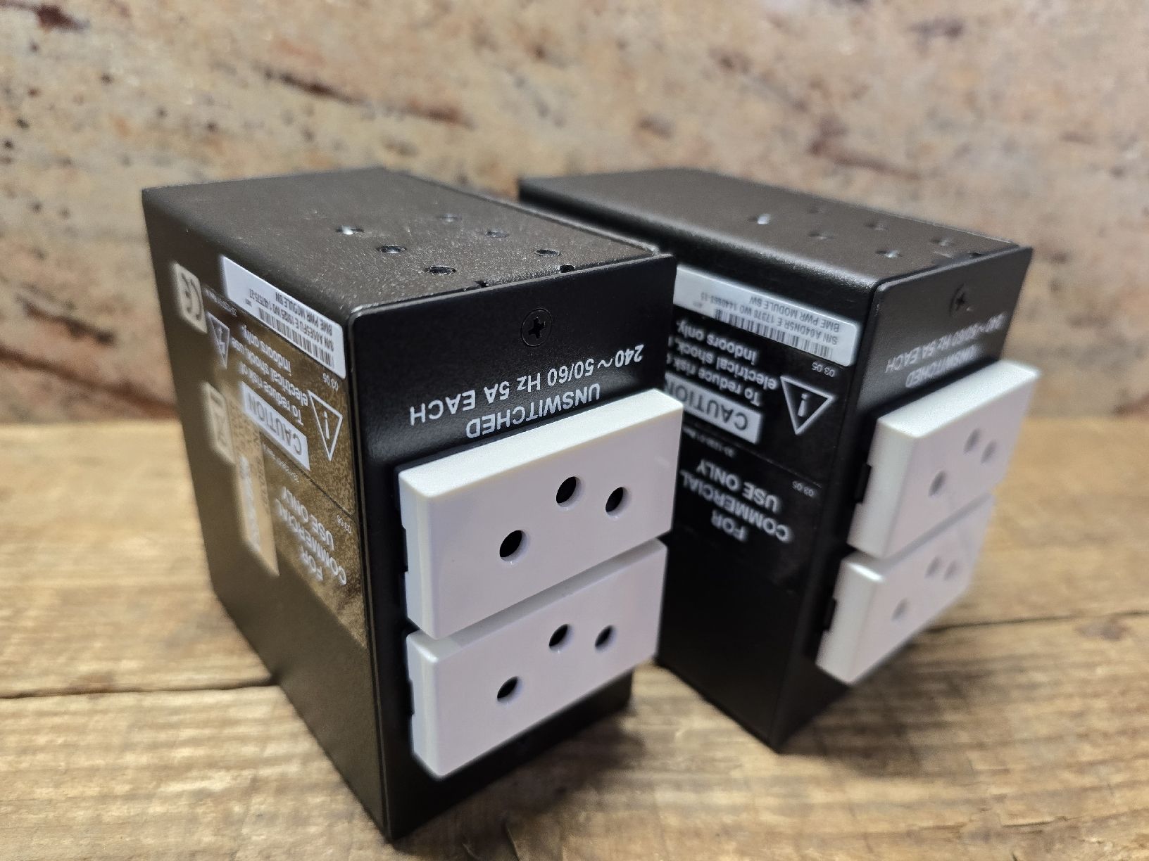 Stecker: 2 Verteilsteckdosen  – Gebraucht aus Walkringen von Vanuca