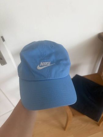 Nike Capi