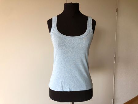 BENETTON Top Hellblau mit Kristal-Déco. Wunderschön! Gr S