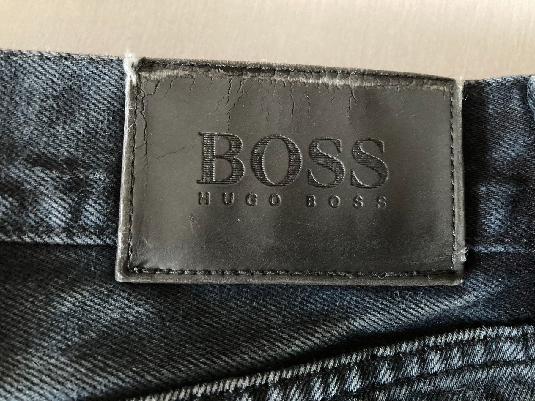 Hugo Boss Jeans: Hugo Boss Jeans schwarz – Usato da Obfelden venduto da miau68 3