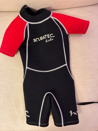 Scubatec Kids Neoprenanzug 3mm schwarz rot Grösse 2XS