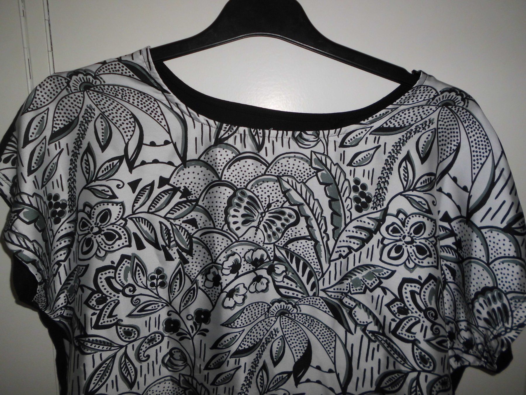 T-Shirts: T-shirt noir/blanc T. M – Neu (gemäss Beschreibung) aus Marin-Epagnier von Madja 1