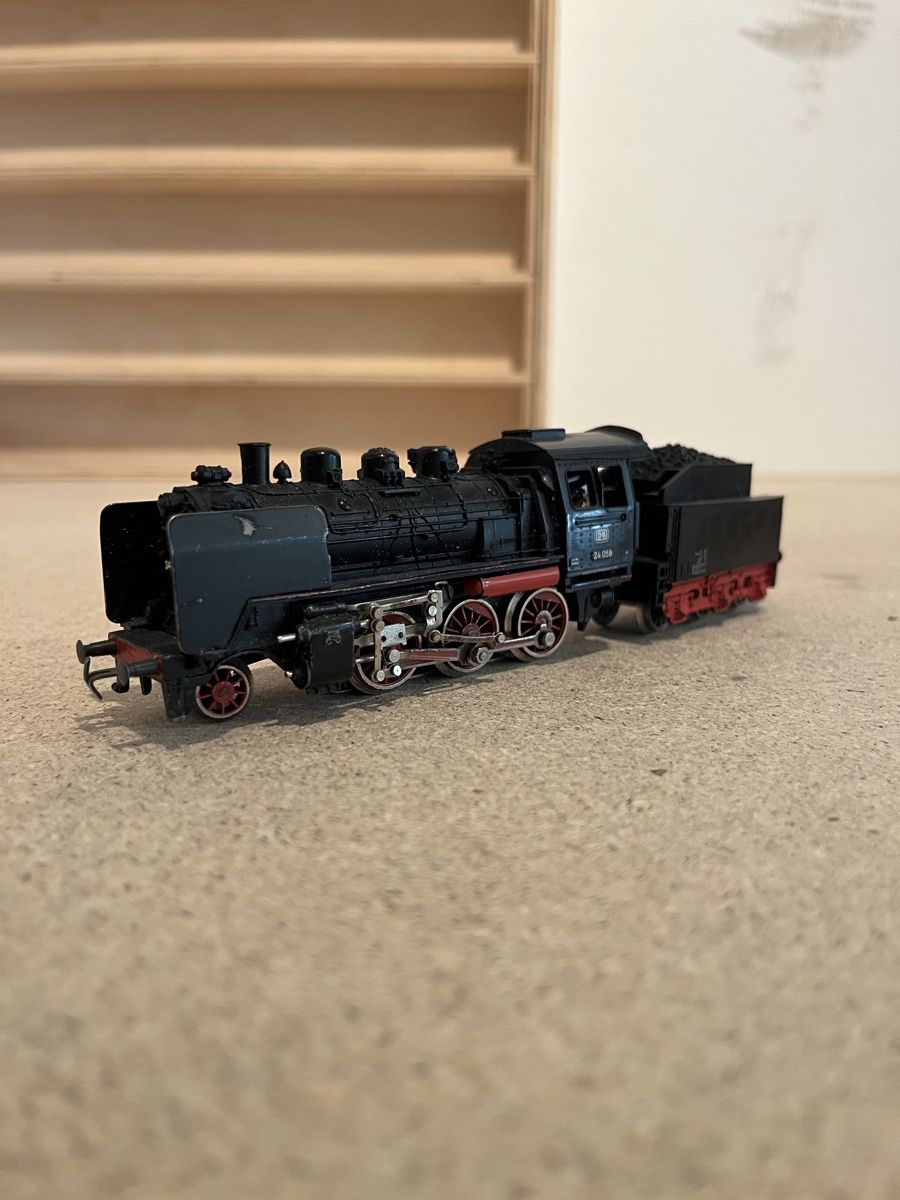Märklin Modellini di ferrovie: Märklin DB BR 24 058 – Usato da Oftringen venduto da PhilBraMan
