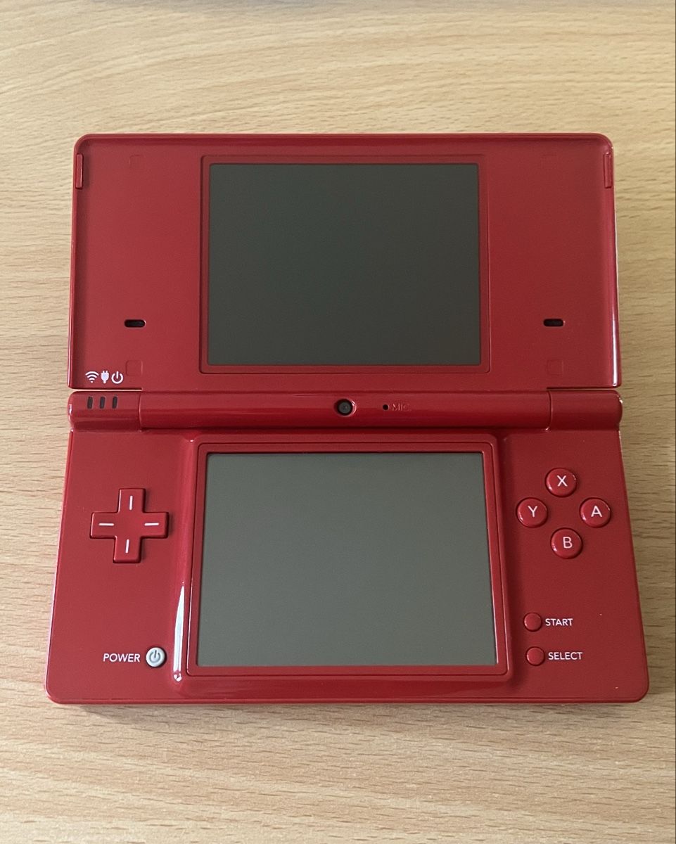 Nintendo Console: Nintendo DSi mit Pokémon Games – Usato da Dielsdorf venduto da RetroMeister 6