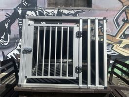 Hundetransportbox Aluminium schwarz neuwertig