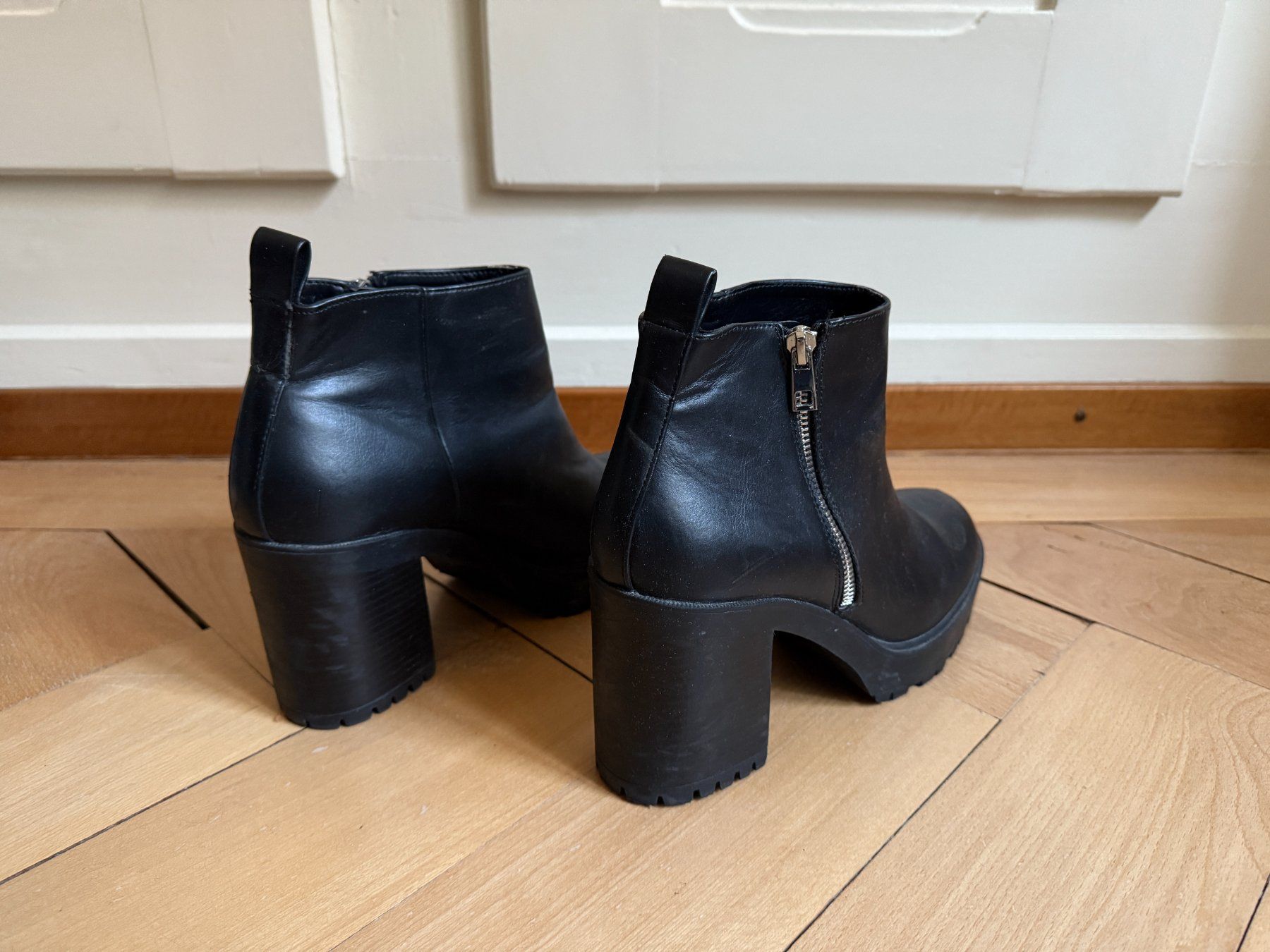 Mango Chaussures femmes: MANGO - Stiefelette schwarz 41 – D'occasion à Zürich par Diazaio 2