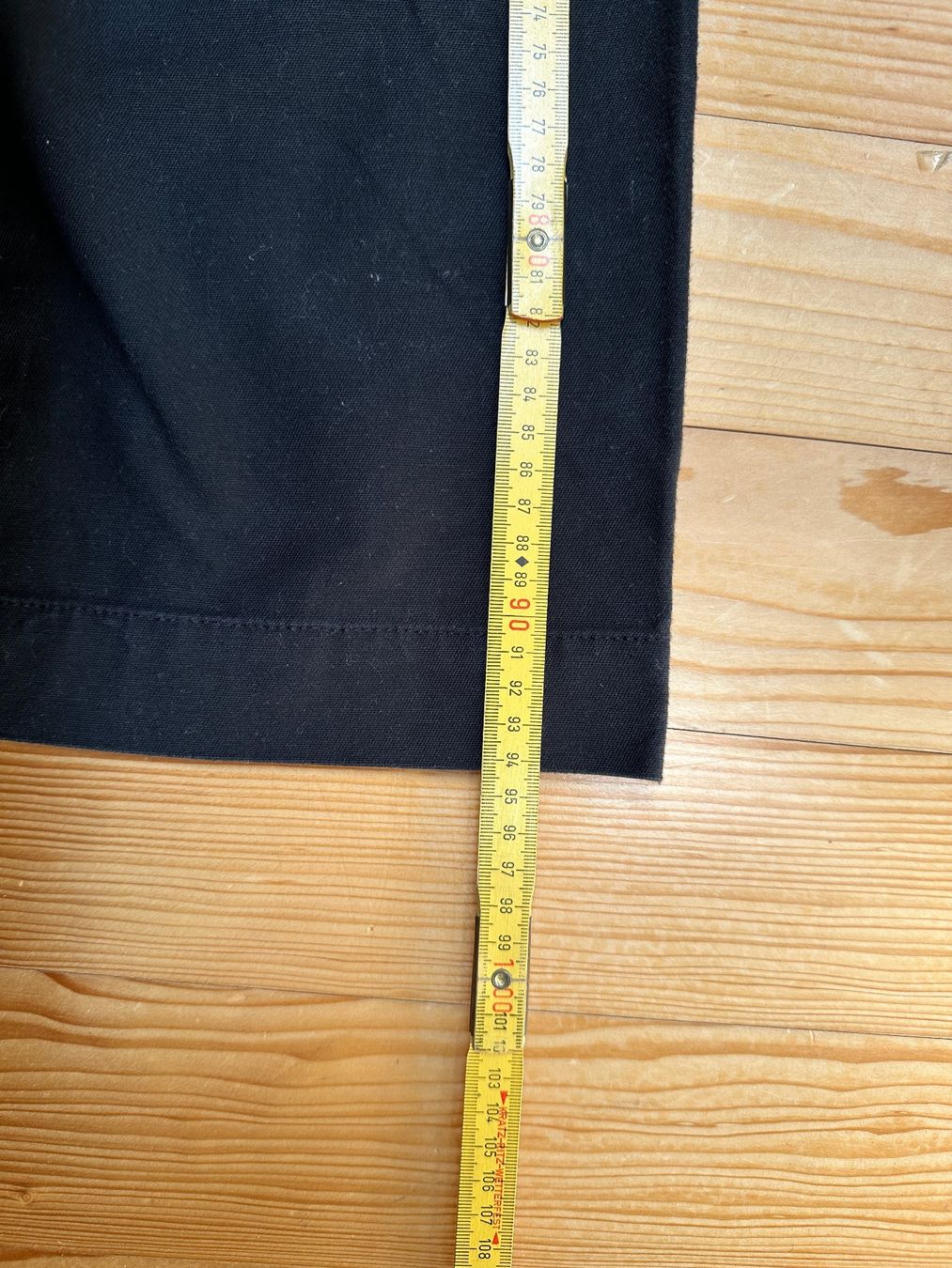 Volcom Pantaloni: Volcom Hose Stoff schwar Grösse 29 – Usato da Gümmenen venduto da FelizitasHermann 3