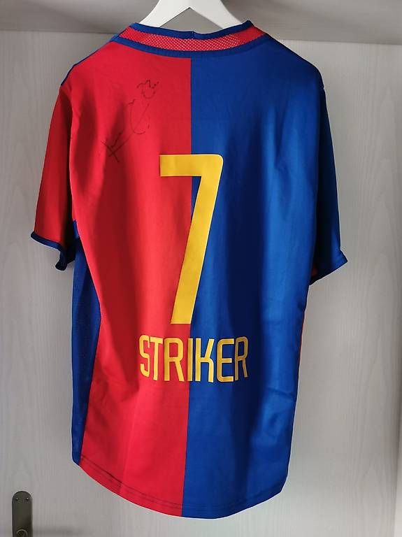 FC Basel Canottiere & Pantaloni: FC Basel Fussballtrikot Grösse M – Usato da Scheuren venduto da JanaBuerki 2