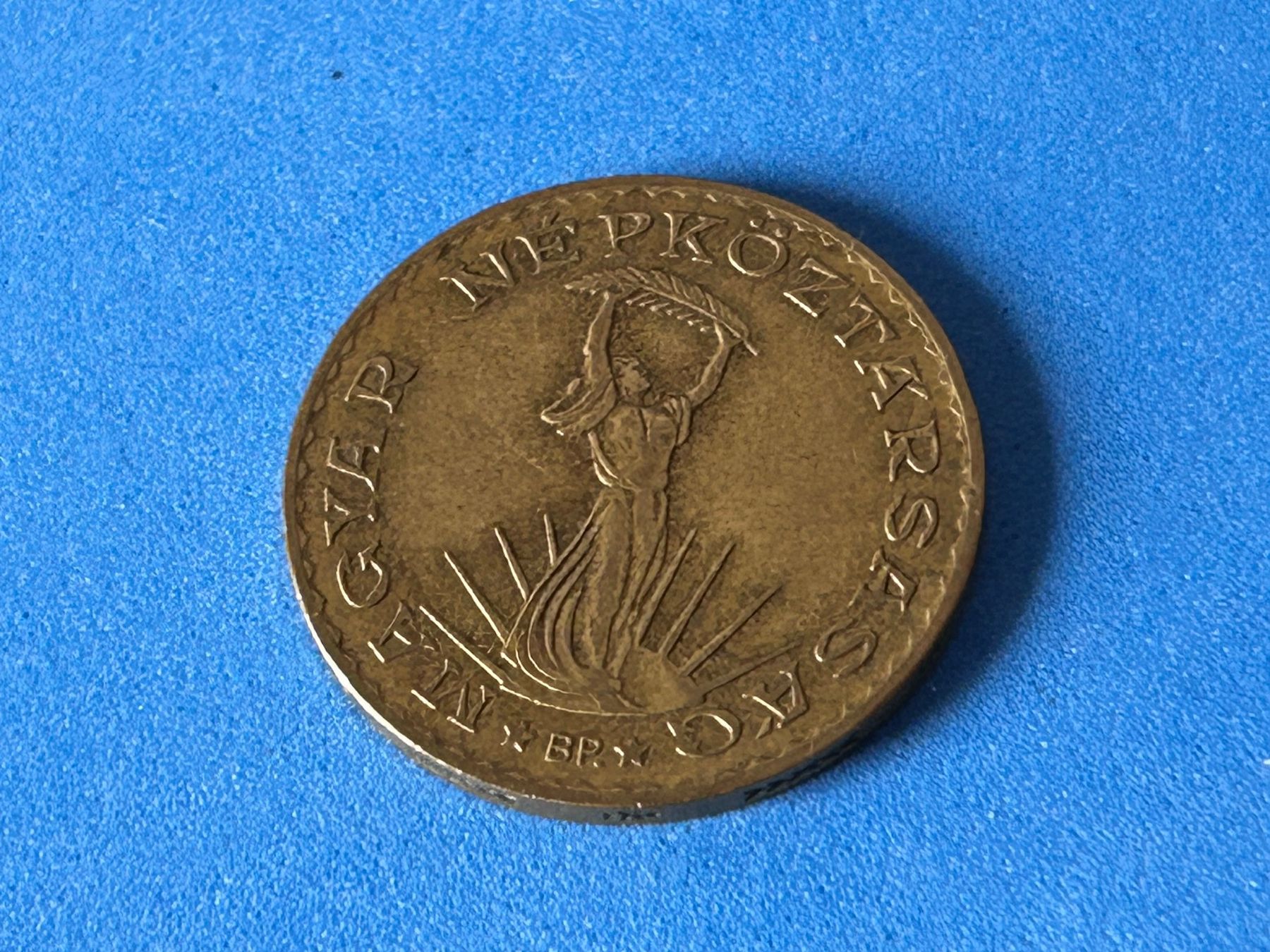 Tutti le monete: Hungary - 10 Forint 1985 – Usato da Corcelles NE venduto da AJKader 3