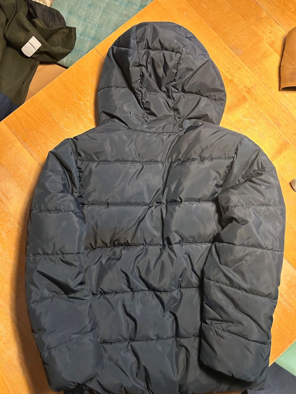 Benetton Jacken & Mäntel: Daunenjacke Benetton  Grösse 140 – Gebraucht aus Winterthur von Micahboo 2