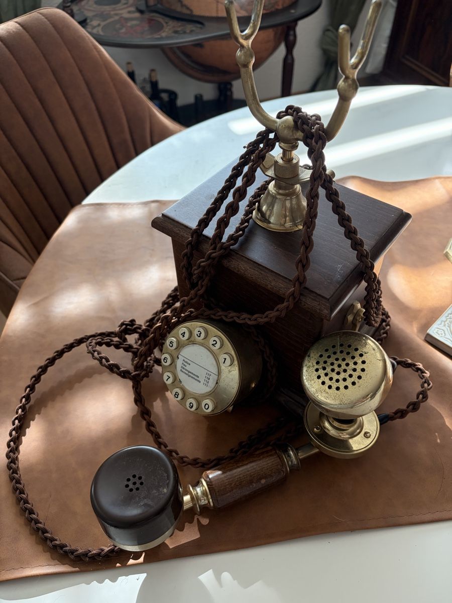 Téléphones: Altes Telefon – Défectueux à Winterthur par emi_cgg7 2