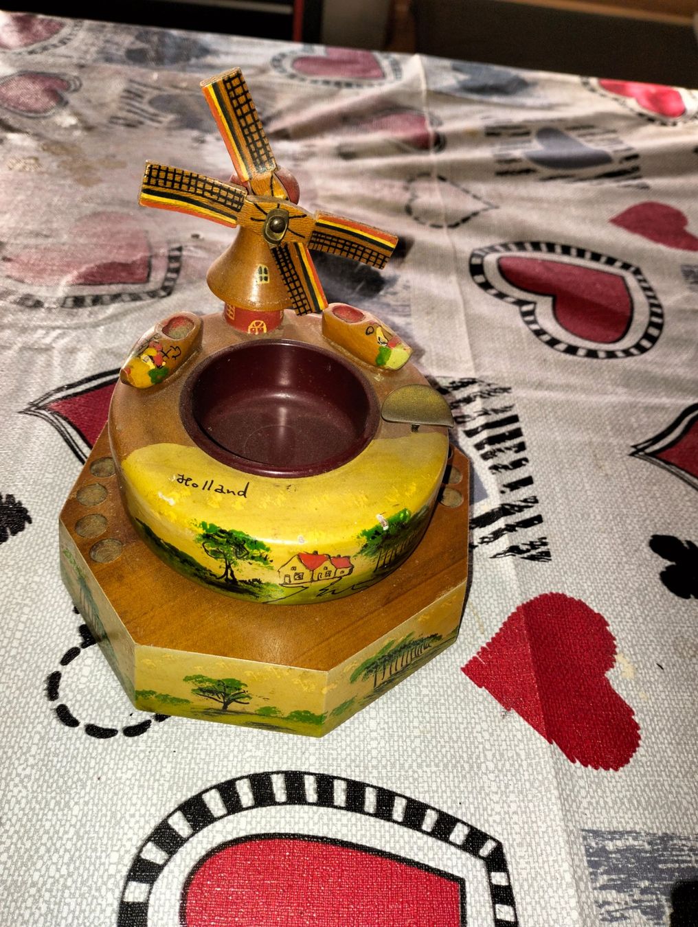 Portacenere: Alte Musikdose Aschenbecher – Usato da Ennetmoos venduto da brunhildenb