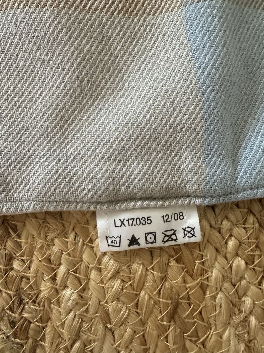 Coperte: Decke SWISS Design 140x200cm  – Usato da Zürich venduto da Jibbmaszatim 3