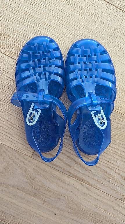Chaussures garçon: Badeschuhe blau Gr. 29 – D'occasion à Seuzach par louisa.