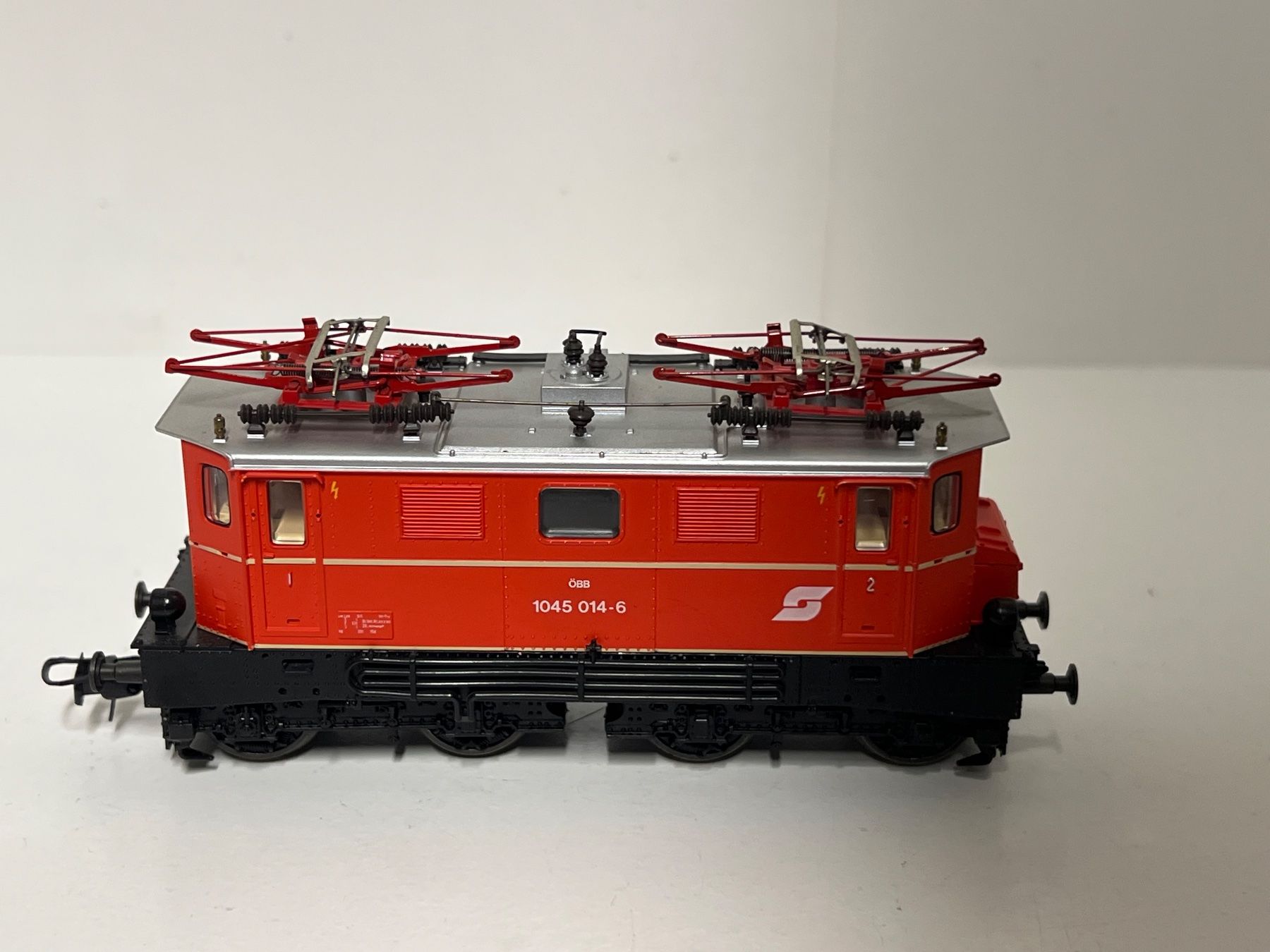 Roco Modellini di ferrovie: Roco ÖBB 1045 014-6   H0 DC Analog – Usato da Geroldswil venduto da TopTrain54 1